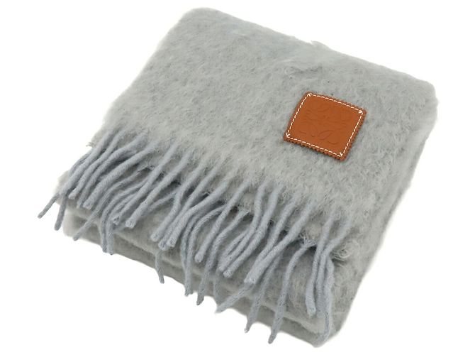 Xale Loewe em mohair e lã cinza