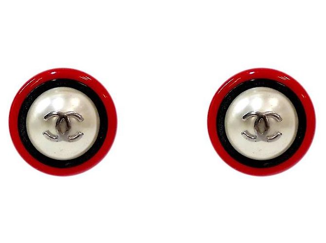 Chanel CC Perlenohrringe Rot