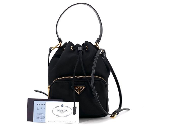 Prada Borsa a secchiello Pocono in Re-Nylon a tracolla