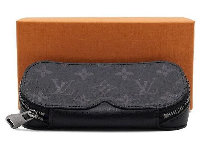 Louis Vuitton Estojo para Óculos Monogram Eclipse GM