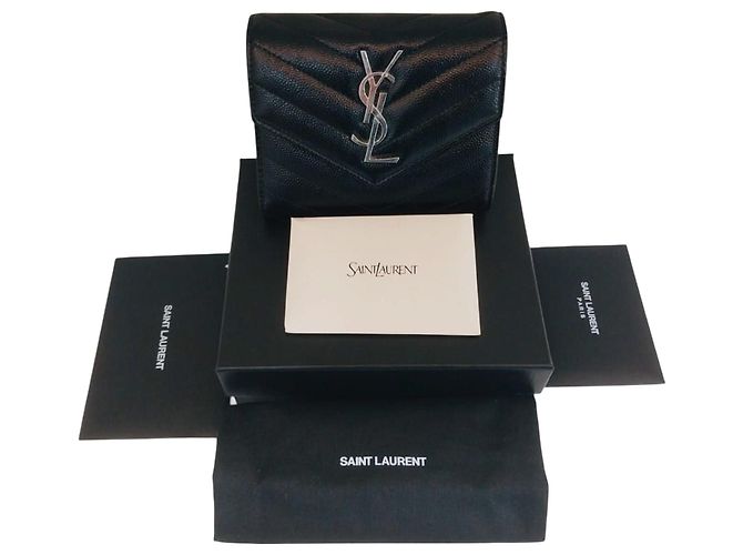 Autre Marque Matelassé Cassandra Compact Wallet