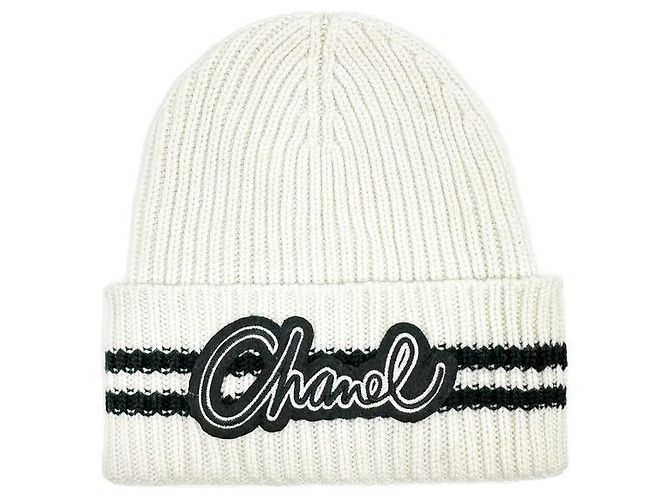 Chanel Conjunto de Gorro e Cachecol de Cashmere Ivory
