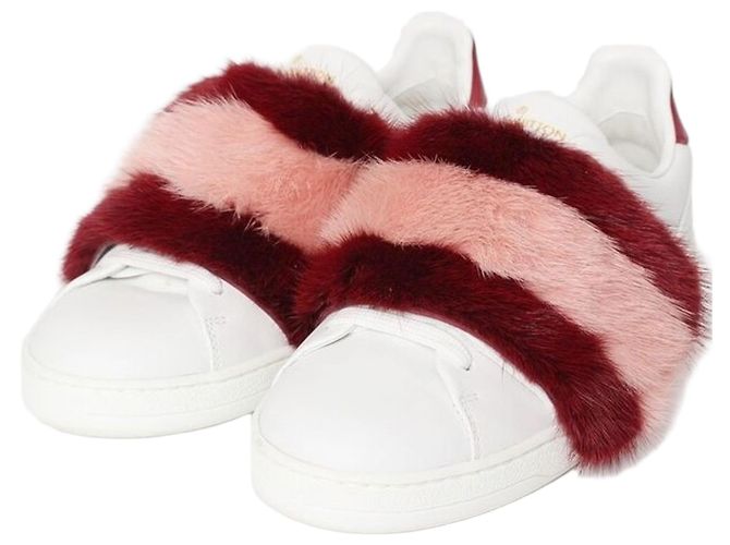 Louis Vuitton Baskets Frontrow en fourrure rouge édition limitée