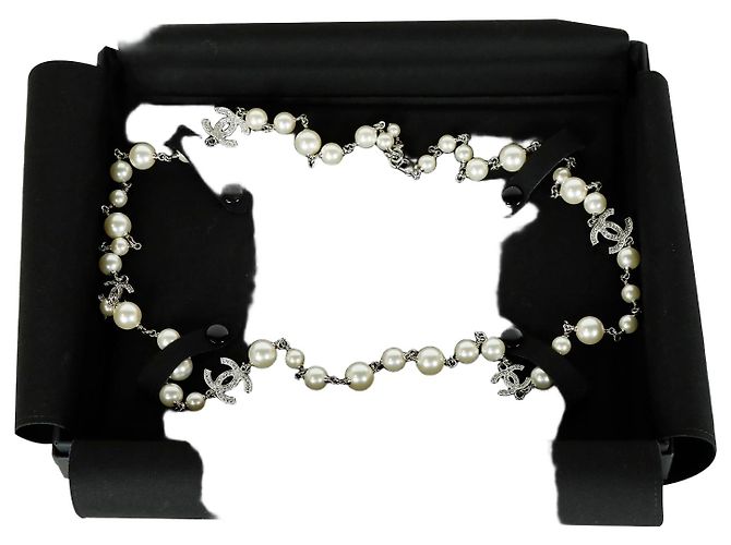 Colar longo de pérolas Chanel