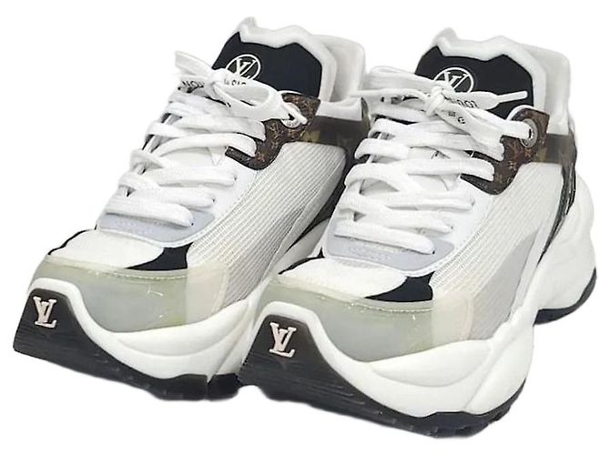 Louis Vuitton Sapatilhas Run White Monogram