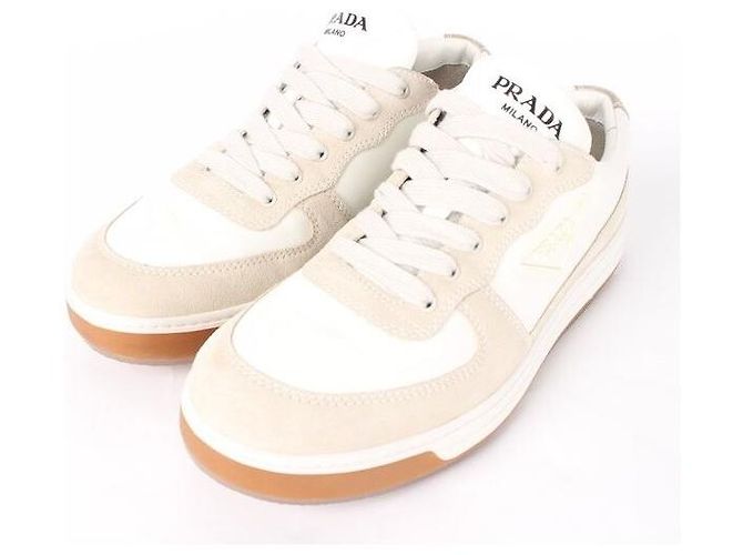 Prada Baskets en cuir daim