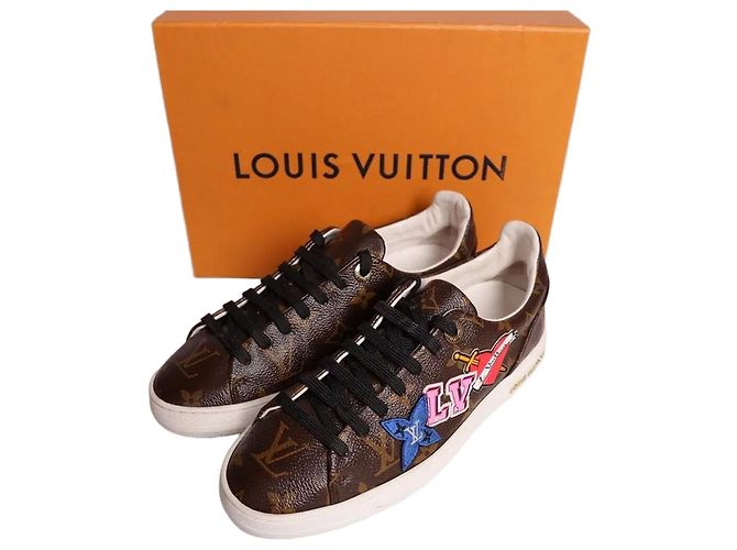 Louis Vuitton Baskets Timeout Brodées Brown