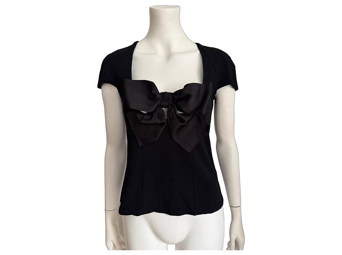 Top Chanel preto de viscose e elastano com detalhe de laço