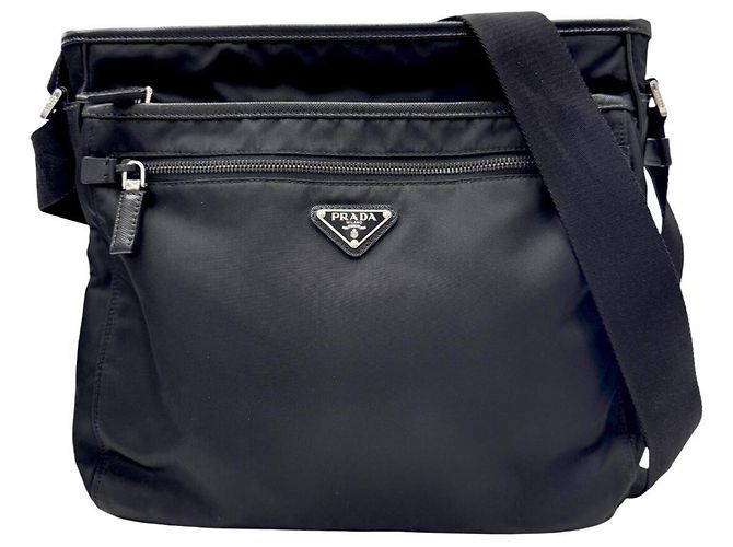Borsa a tracolla Prada nera in nylon e pelle