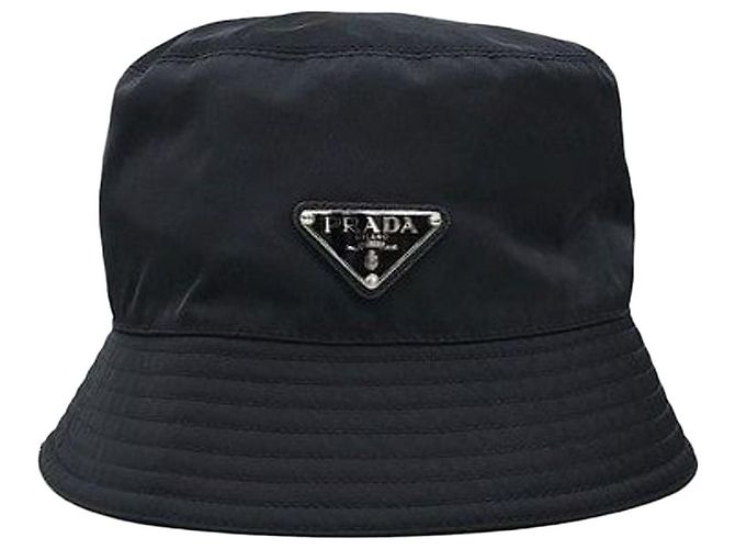 Prada Nylon Bucket Hat mit Triangle Logo grün