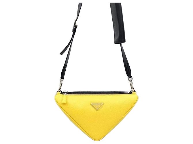 Prada Bolsa de Ombro Triangle em Couro Saffiano