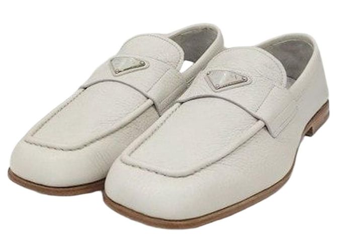 Prada Mocassin en cuir logo Triangle Chalk White