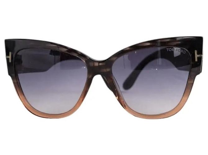 Gafas de sol Tom Ford negras de plástico