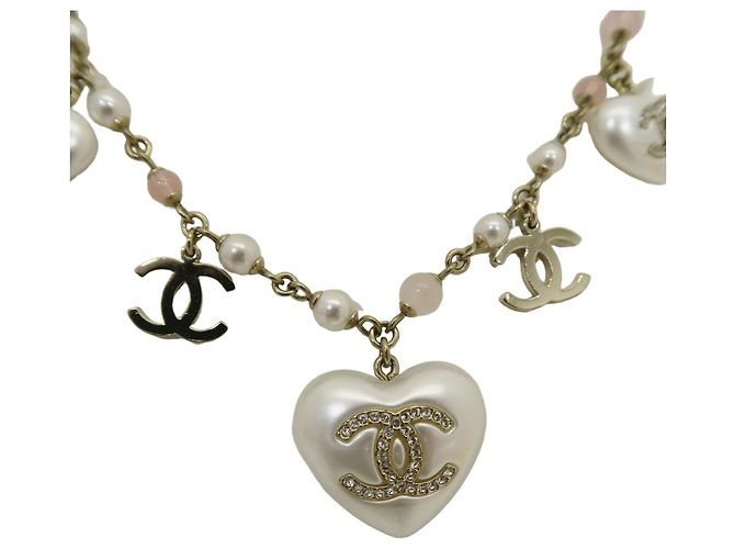 Chanel Collar de Corazón con Cadena de Perlas
