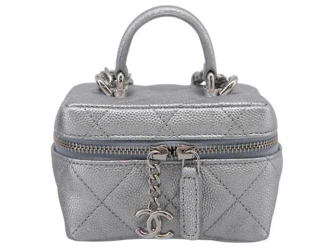 Chanel Classic Top Handle Vanity Case com corrente em pele de cordeiro acolchoada Mini