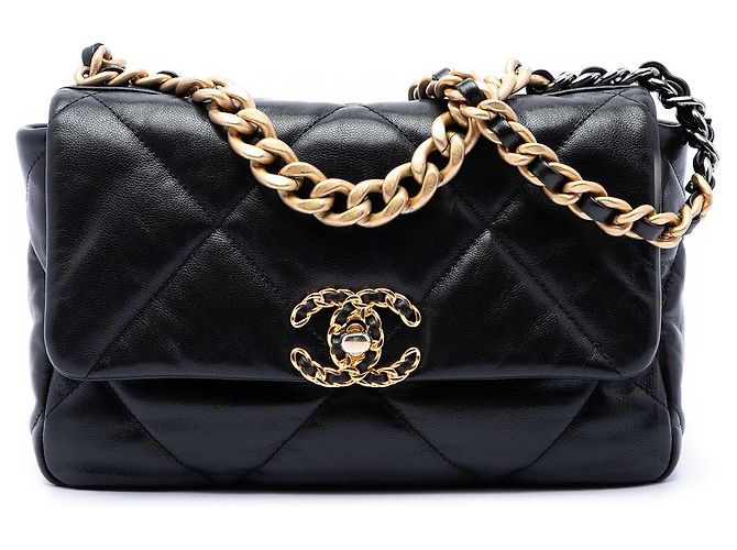 Chanel 19 Flap Medium in Lambskin Nero