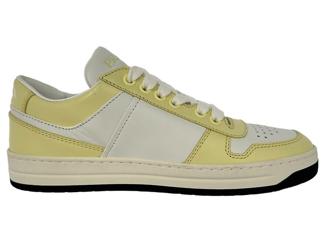 Sneakers basse Prada Downtown in pelle gialla e bianca