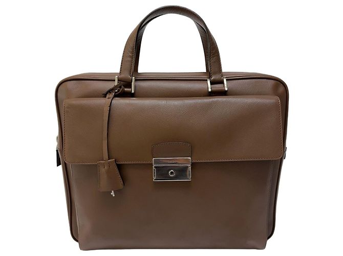 Prada Pasta de Couro Saffiano Castanho