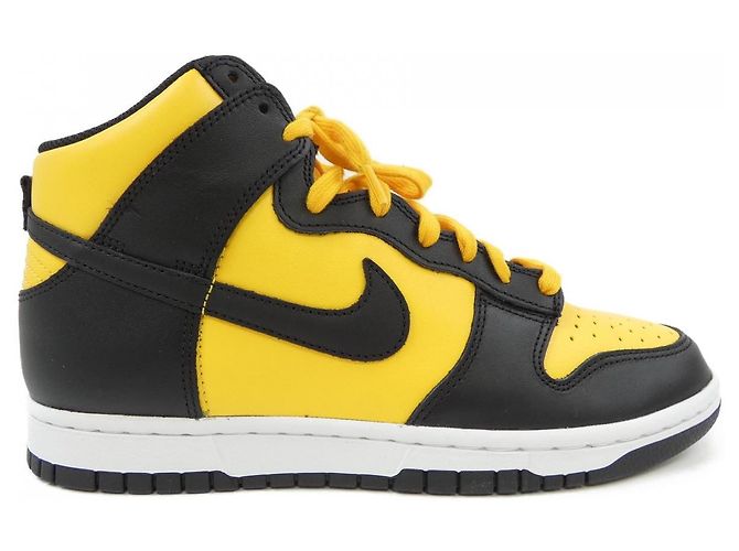 Autre Marque Sneakers Nike Gialle