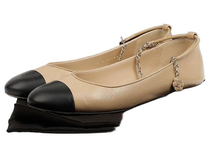 Chanel Sapatilhas Planas com Corrente