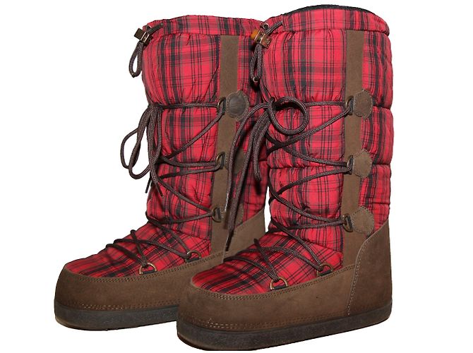 Moncler Boots Dark red ref.6282 - Joli 