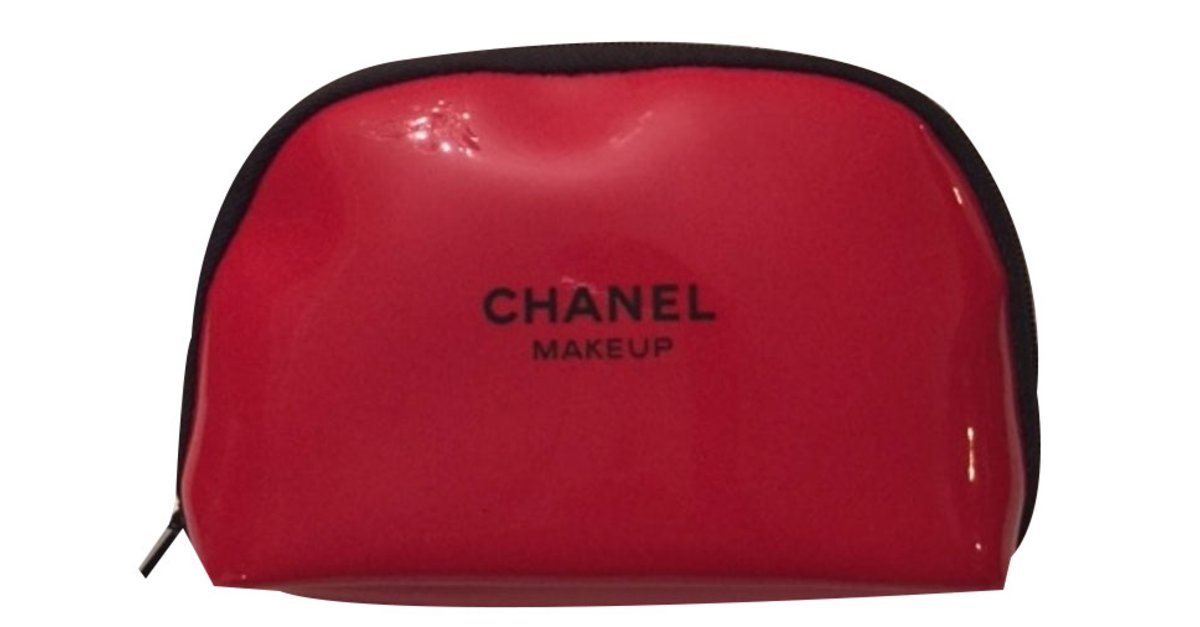 Chanel Black makeup pouch – TheLuxeLouis
