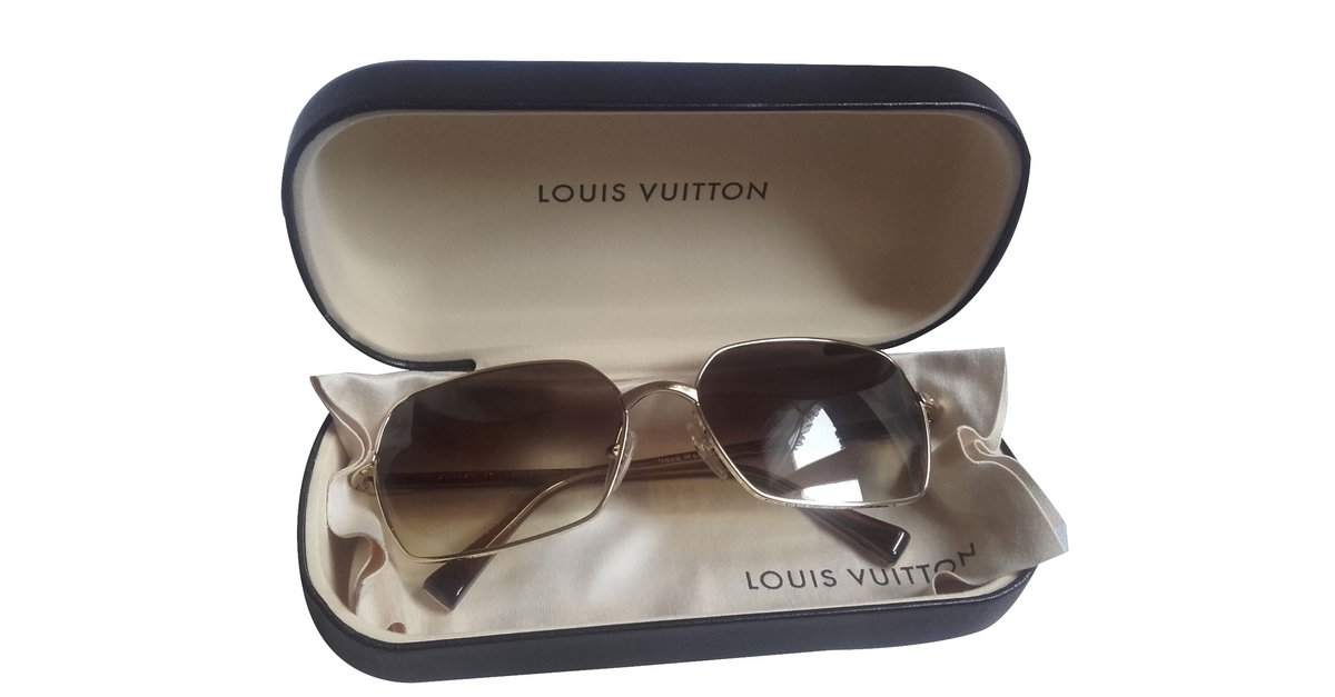 Lunette de Soleil Louis Vuitton Z07040 - LuxeForYou
