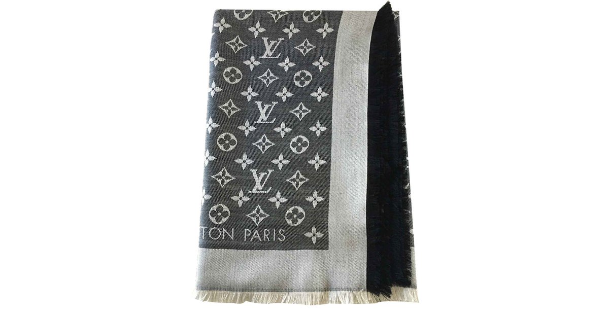 Louis Vuitton Scarf Blue Silk ref.22637 - Joli Closet