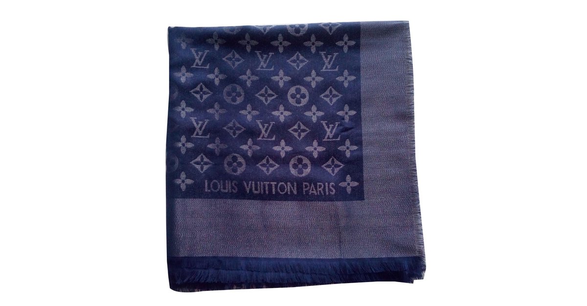 Shop Louis Vuitton 2023 SS Louis Vuitton MONOGRAM SHINE SHAWL by Bellaris