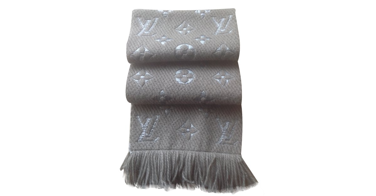 Echarpe châle monogram en laine Louis Vuitton Gris en Laine - 35020118