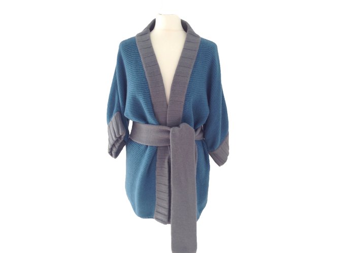Pulls, Gilets Antonia Zander Veste Cachemire Bleu ref.37832 Pulls, Gilets Issey Miyake Gilet plissé Autre Noir ref