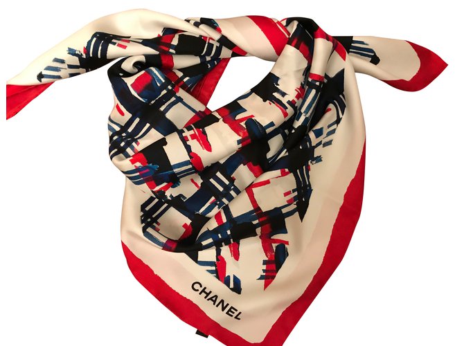 Foulard Chanel coloré