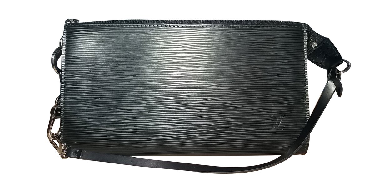 Louis Vuitton Handbag Black Leather ref.39996 - Joli Closet