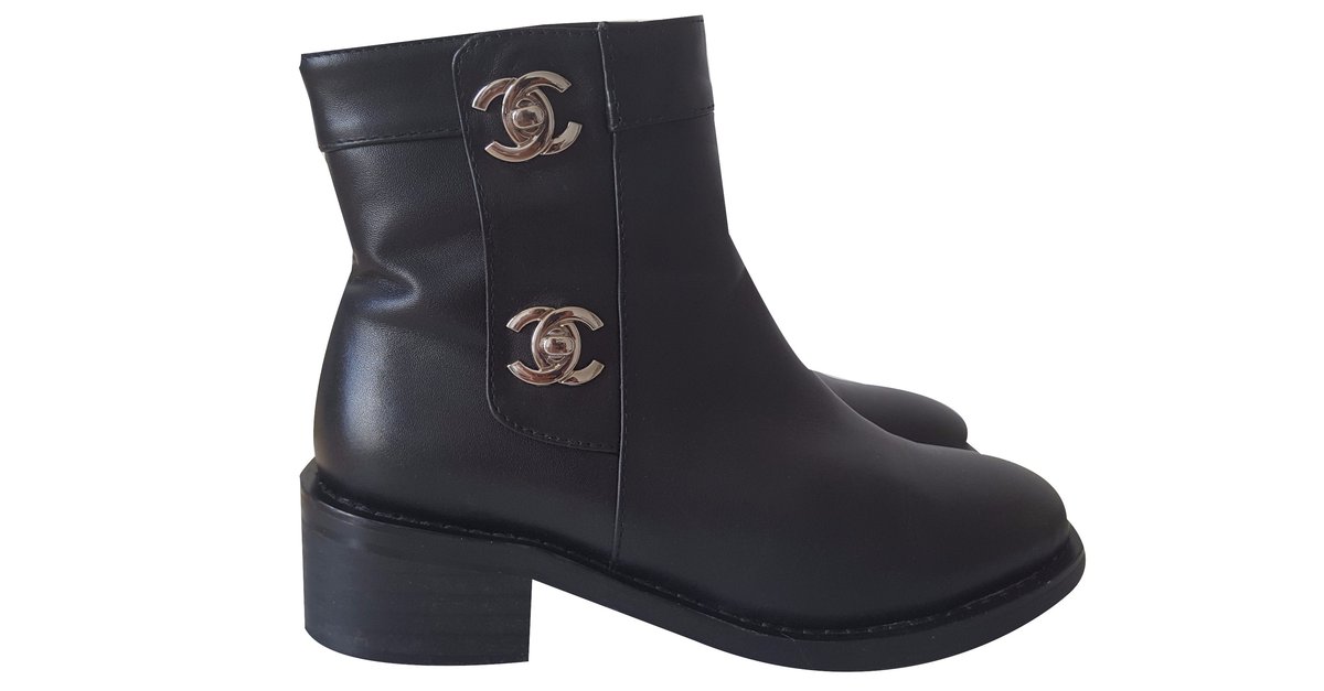 Chanel Ankle Boots Black Cloth ref.160696 - Joli Closet