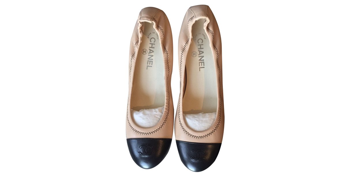 Chanel Silver Metallic Leather CC Cap Toe Ballet Flats Size 6.5/37 -  Yoogi's Closet