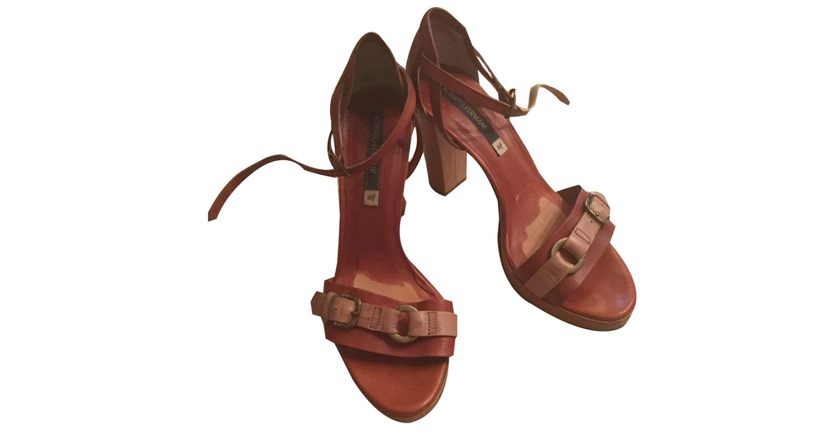 Ko erosion Rendition Alberto Fermani Sandals Chocolate Leather ref.45639 - Joli Closet