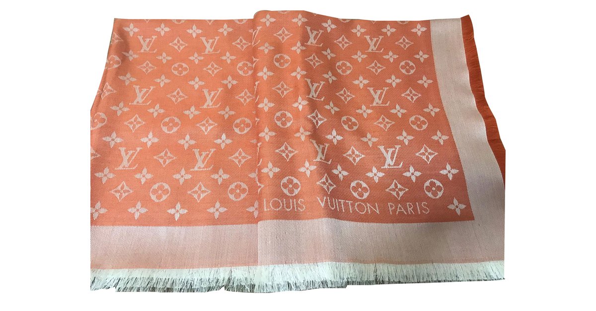 Louis Vuitton Scarves Orange Silk ref.46503 - Joli Closet