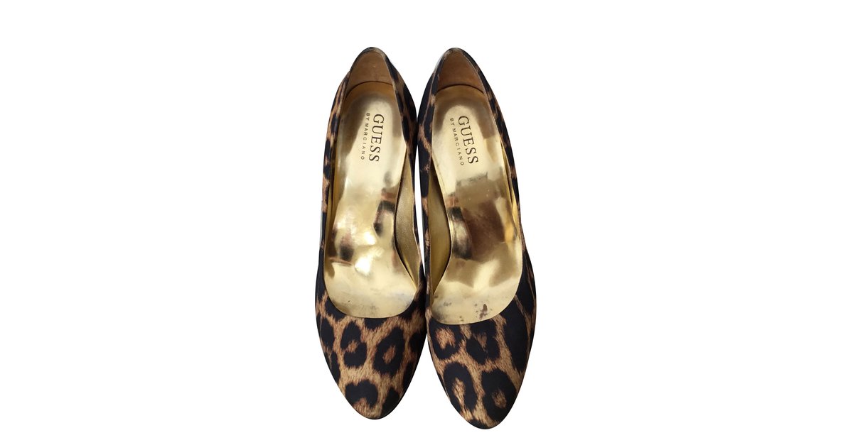 Guess leopard deals print heels