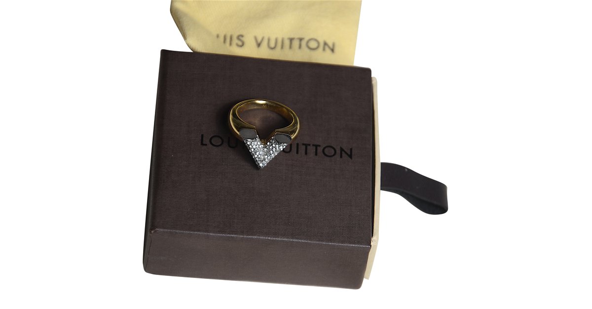 Louis Vuitton Essential V Ring Silvery Golden Metal ref.53426 - Joli Closet