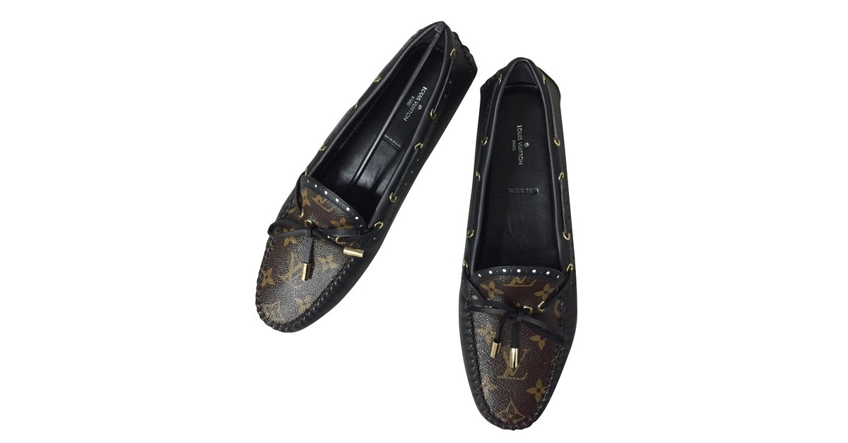 NEW LOUIS VUITTON LOAFERS 9 43 SMALL TRUNK CLASP LOAFERS Black Leather  ref.311147 - Joli Closet