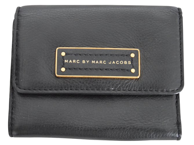MARC JACOBS ブラック ウォレット 22509633_52713488_600.jpg