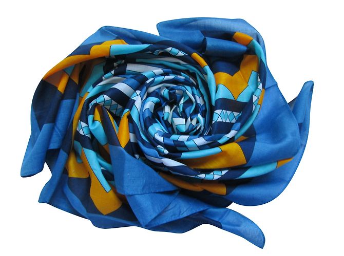 Foulard Vintage Grand Format - Dimensions 86 X 81 Cm - Monogrammé YSL - Couleur Beige/marron - Occasion