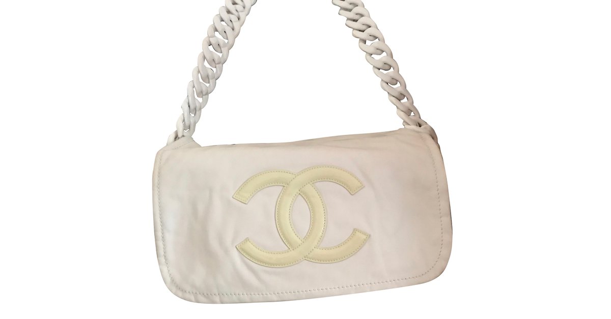 Chanel Handbags White Leather ref.62599 - Joli Closet