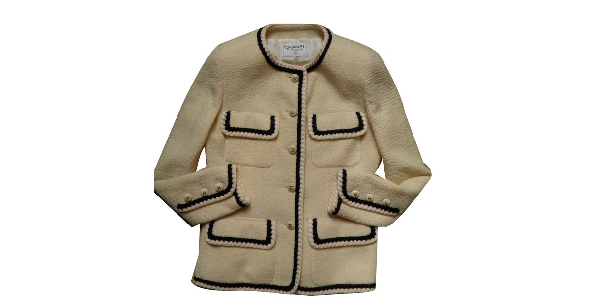 Chanel Lace Trim Tweed Jacket Cream ref.411815 - Joli Closet