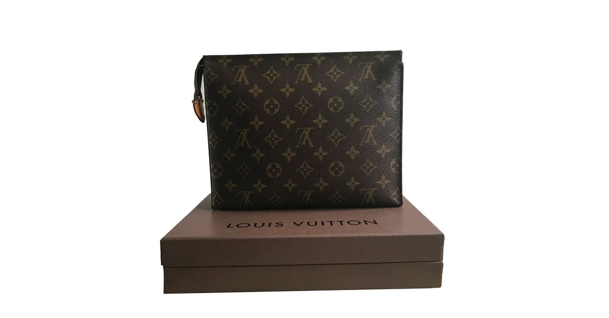 Leather clutch bag Louis Vuitton Brown in Leather - 24669936
