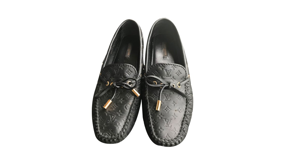 LOUIS VUITTON Navy suede studded loafers / GLORIA FLAT LOAFER T39