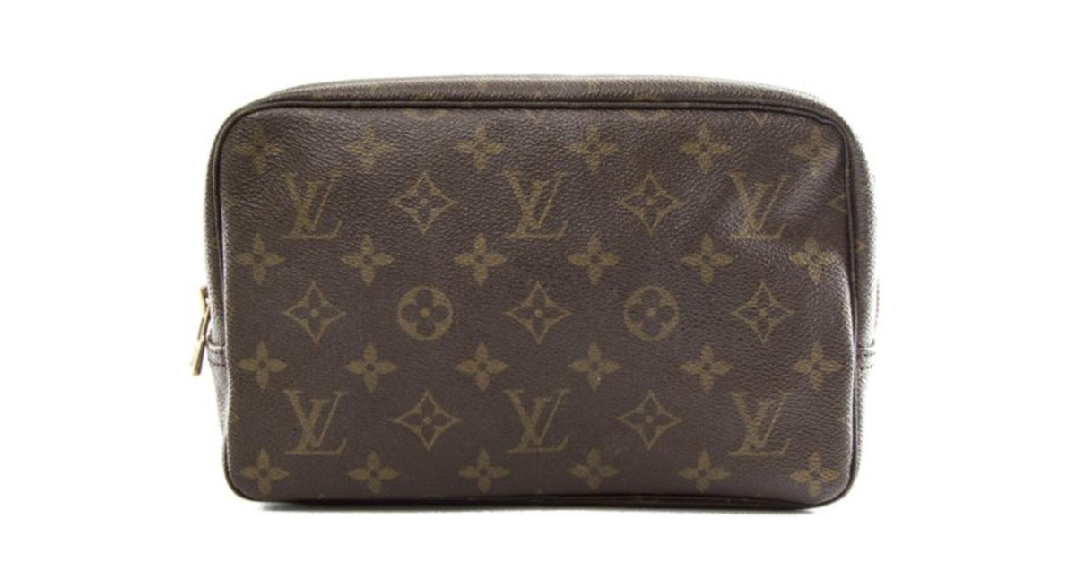 Louis Vuitton Kulturbeutel Braun Leder ref.33844 - Joli Closet