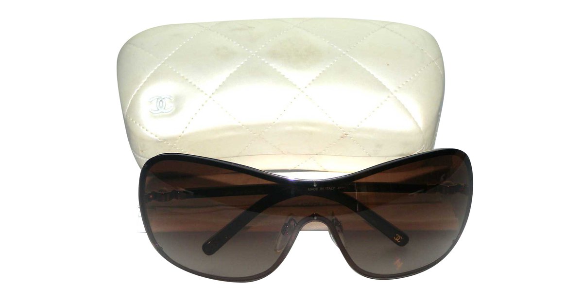 Chanel Sunglasses Golden Dark brown Metal Plastic Pearl ref