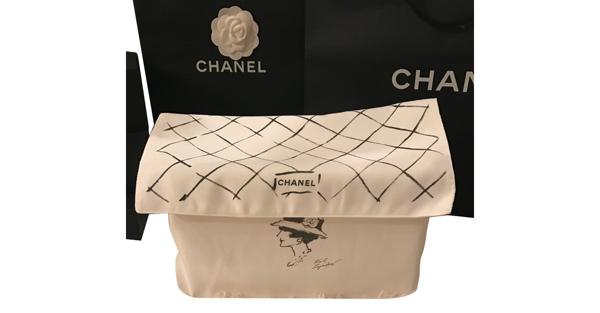 Chanel Dustbag Coton Blanc ref.74677 - Joli Closet