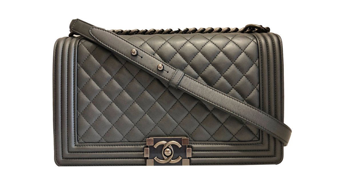 Chanel Bag Grey Leather ref.731105 - Joli Closet